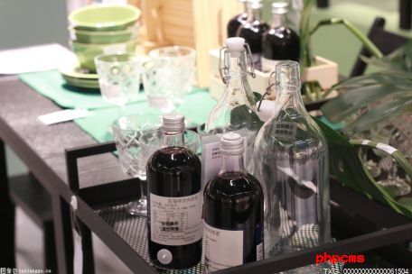 给大家介绍餐桌搭配方法以及餐桌的种类