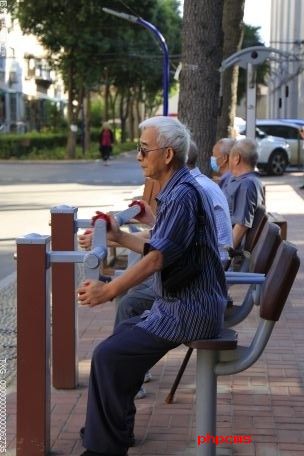 “加湿器肺炎”是什么？“加湿器易使人得肺炎”的观点是否正确？