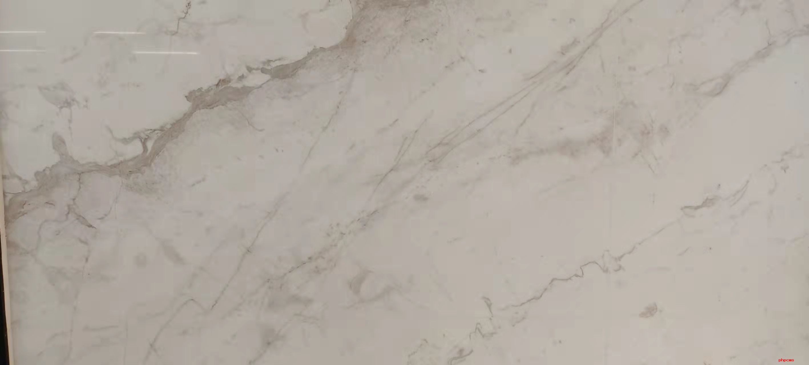 软瓷砖VS传统瓷砖到底谁才是瓷砖界的王者？